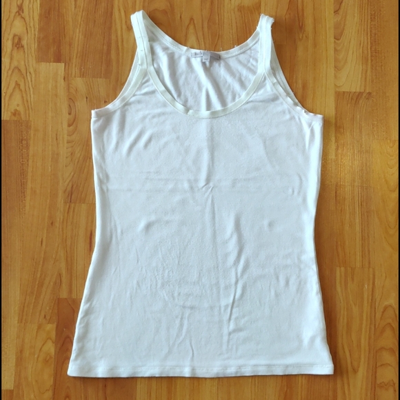 GAP Tops - GUC satin trim cami